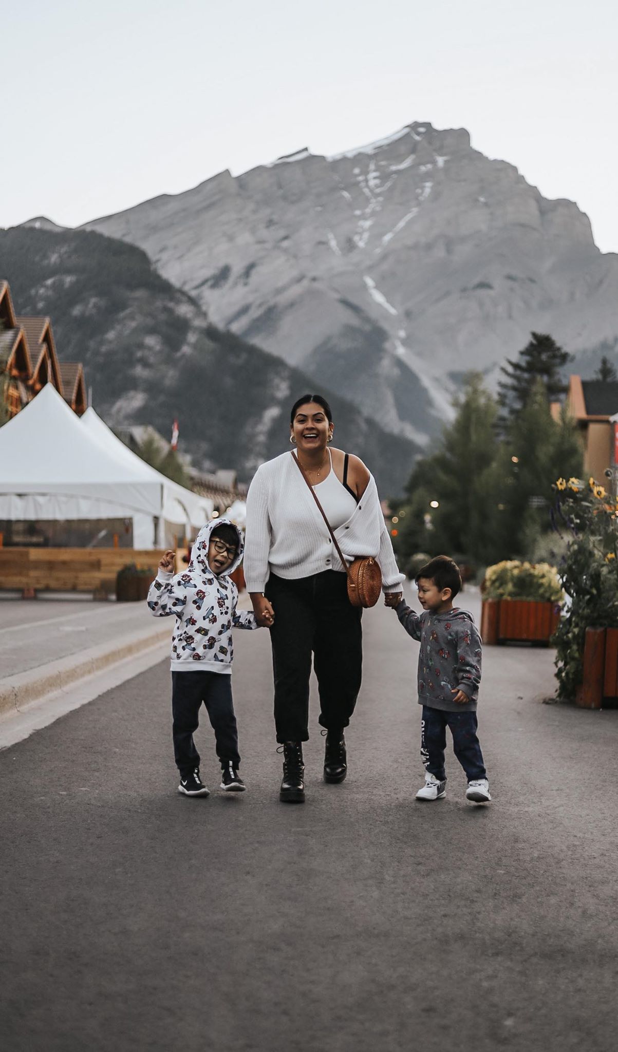 Banff Avenue, Traveling with kids to Banff