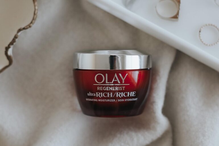 Rich moisturizer, Very dry skin Best drugstore moisturizer Affordable skin care Affordable skin care products Best affordable skin care o Best face moisturizer for very dry skin Winter skin Non-greasy Soothing Hydration Shea Butter